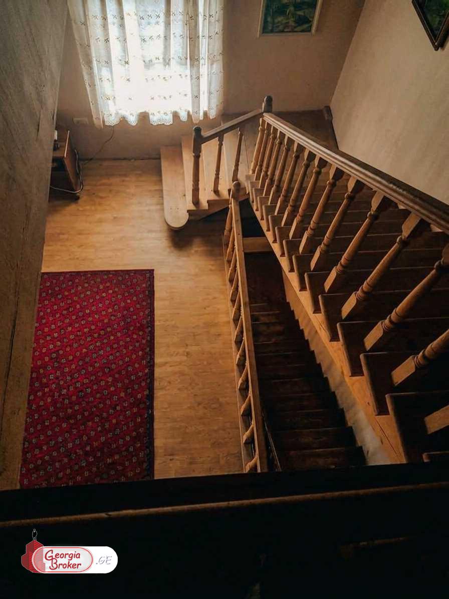 продается дом с новым ремонтом 7-комнат