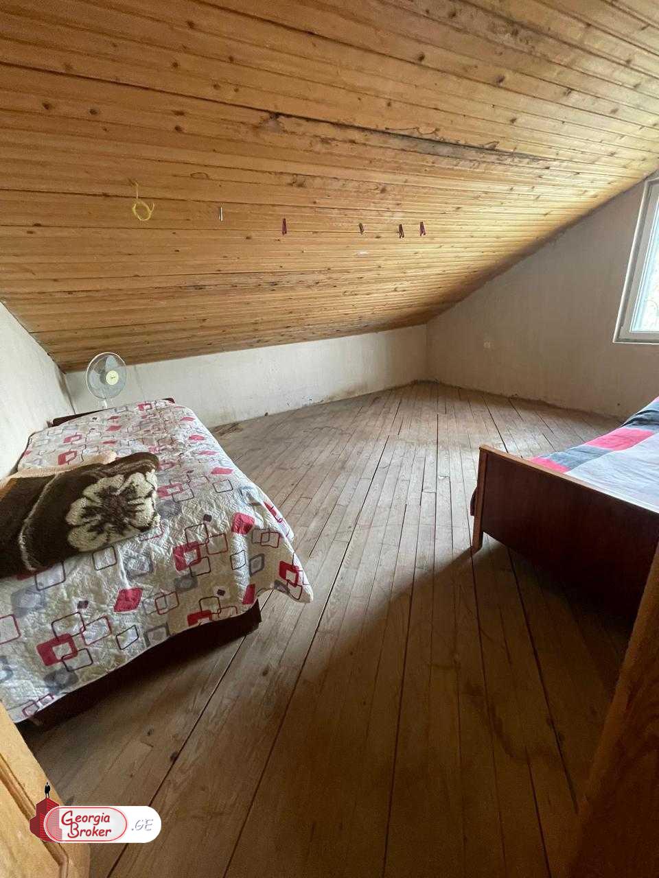 იყიდება ახალი გარემონტებული 7 ოთახიანი აგარაკი წყნეთში