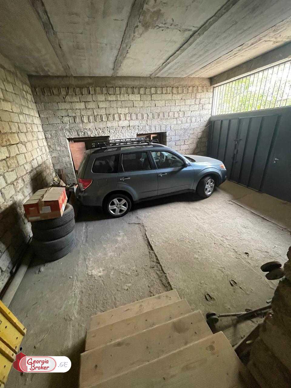 იყიდება ახალი გარემონტებული 7 ოთახიანი აგარაკი წყნეთში