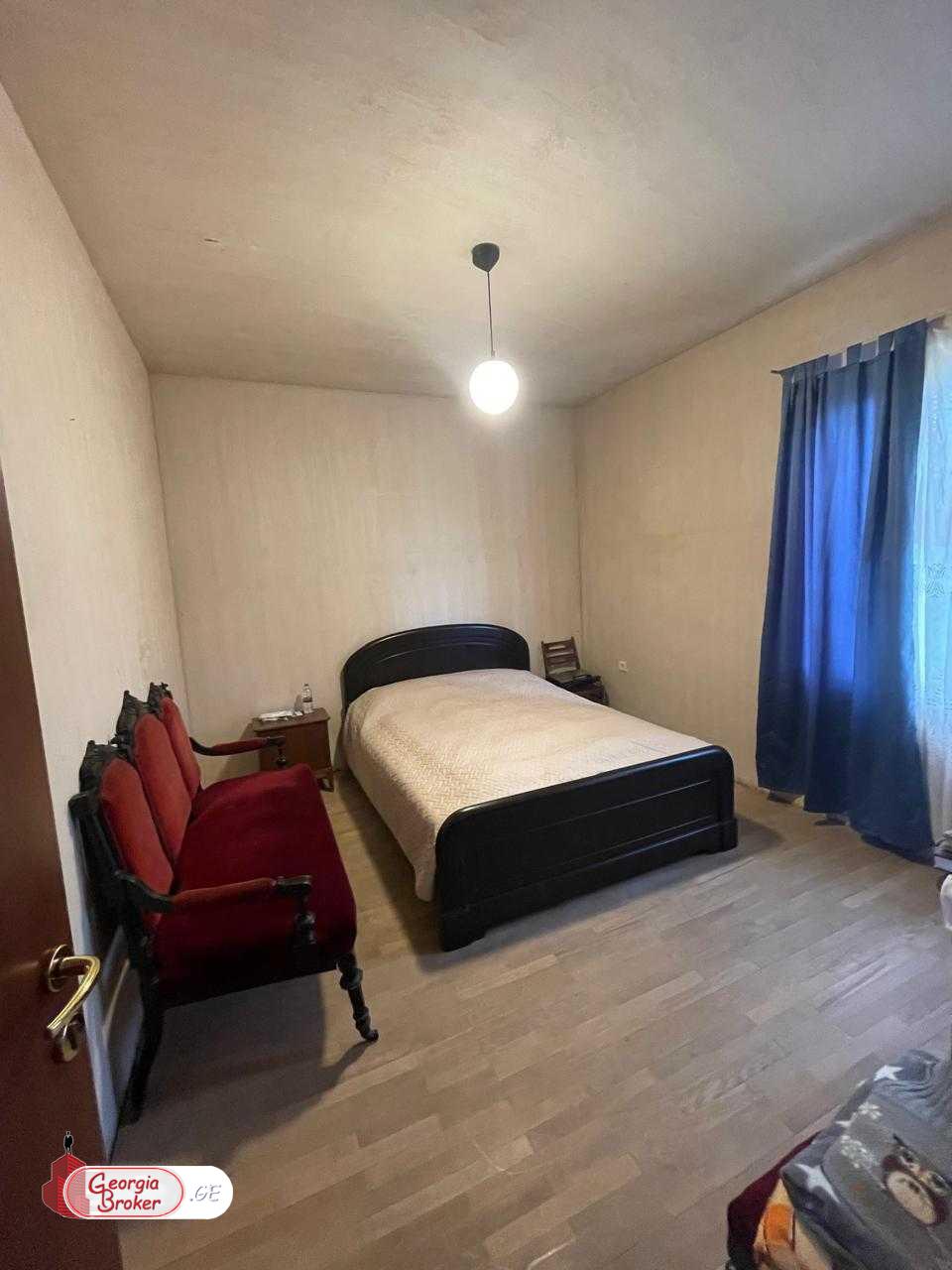 იყიდება ახალი გარემონტებული 7 ოთახიანი აგარაკი წყნეთში