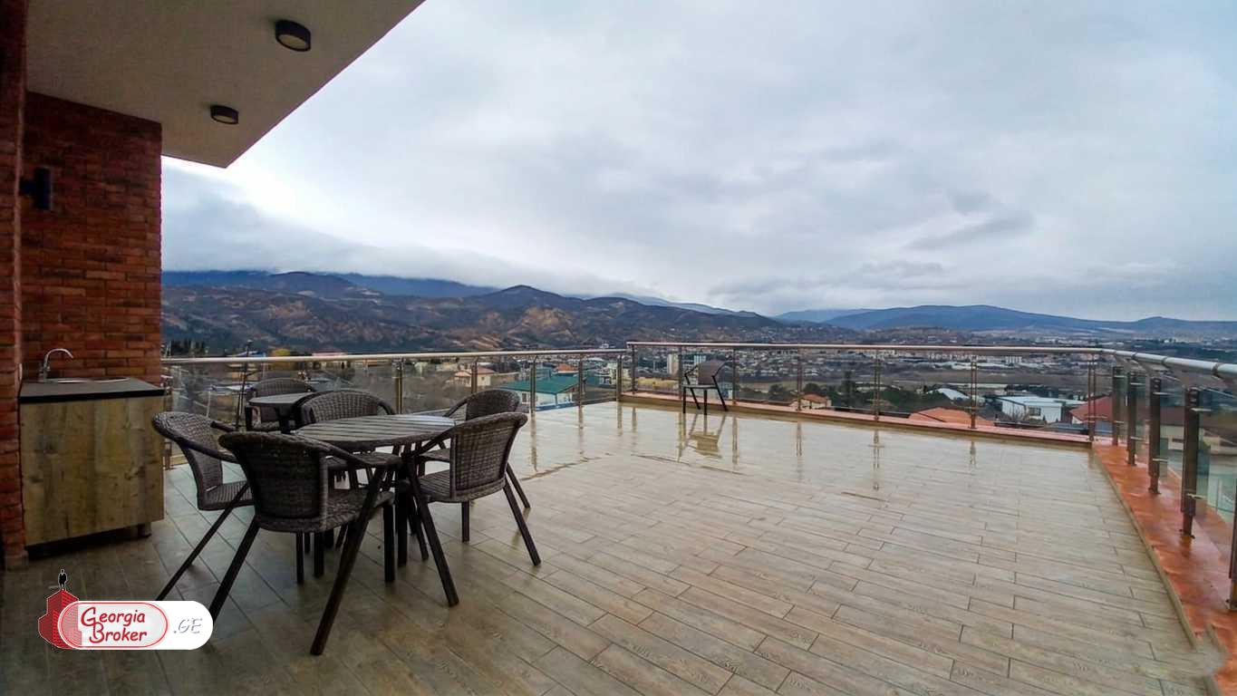 в аренду дом с новым ремонтом 14-комнат