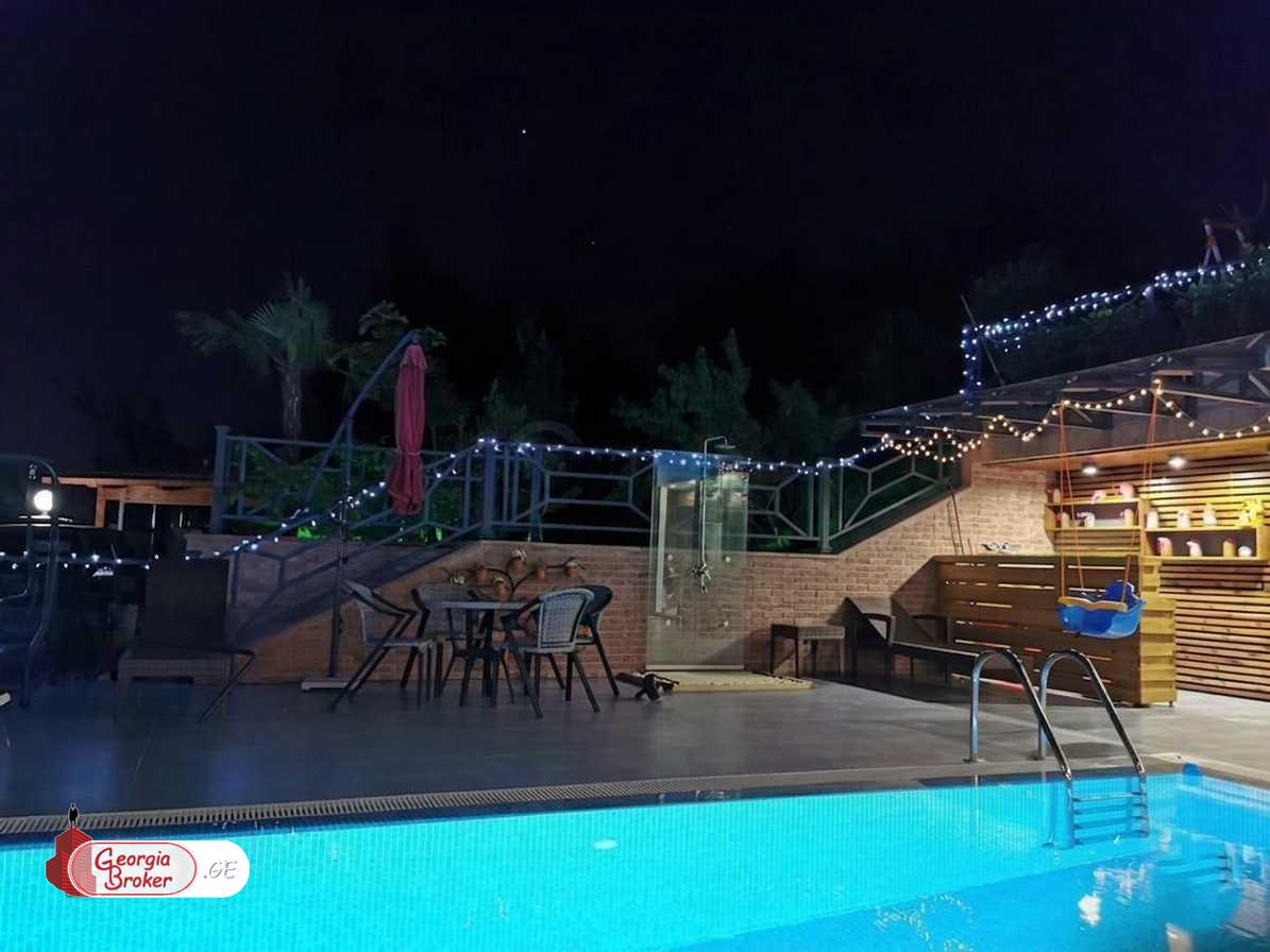 в аренду дом с новым ремонтом 14-комнат