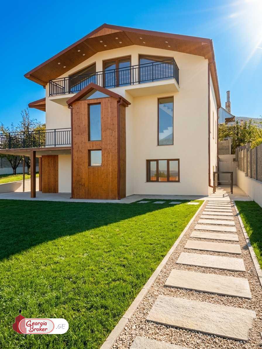 nearly repaired 8-room house for sale