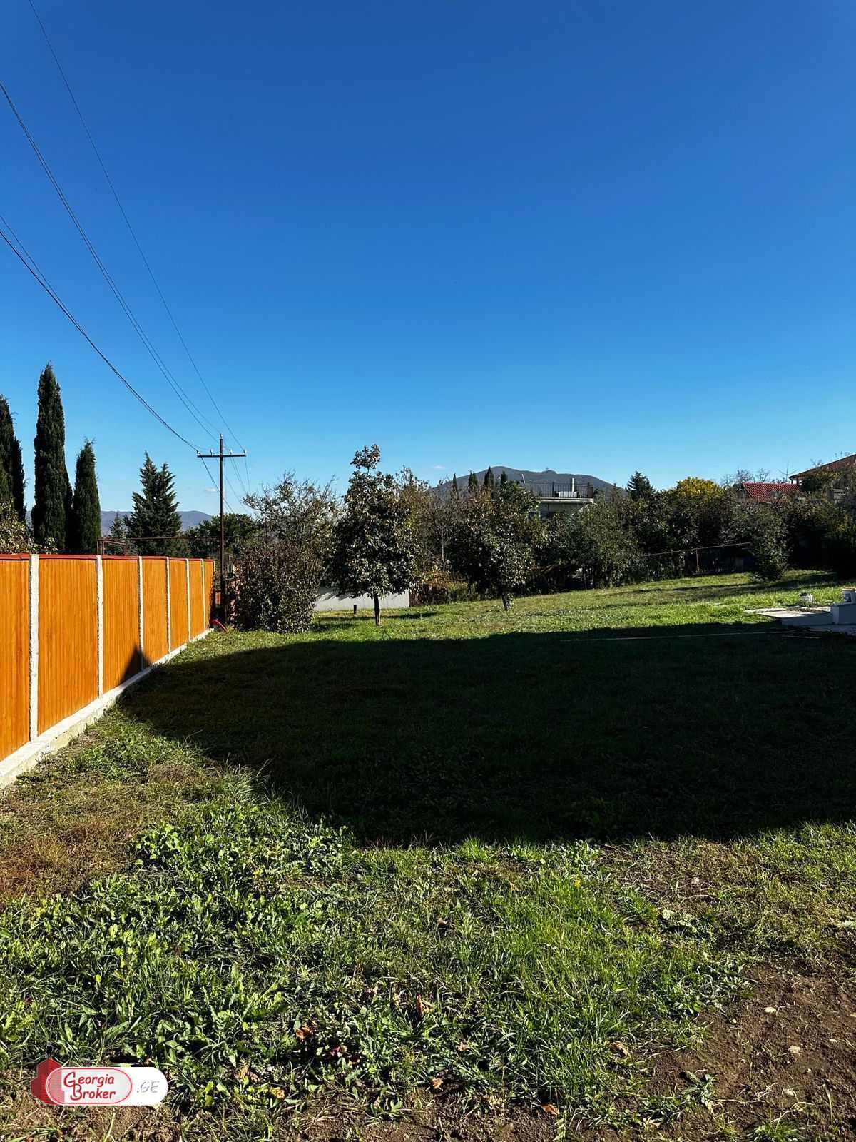 nearly repaired 8-room house for sale