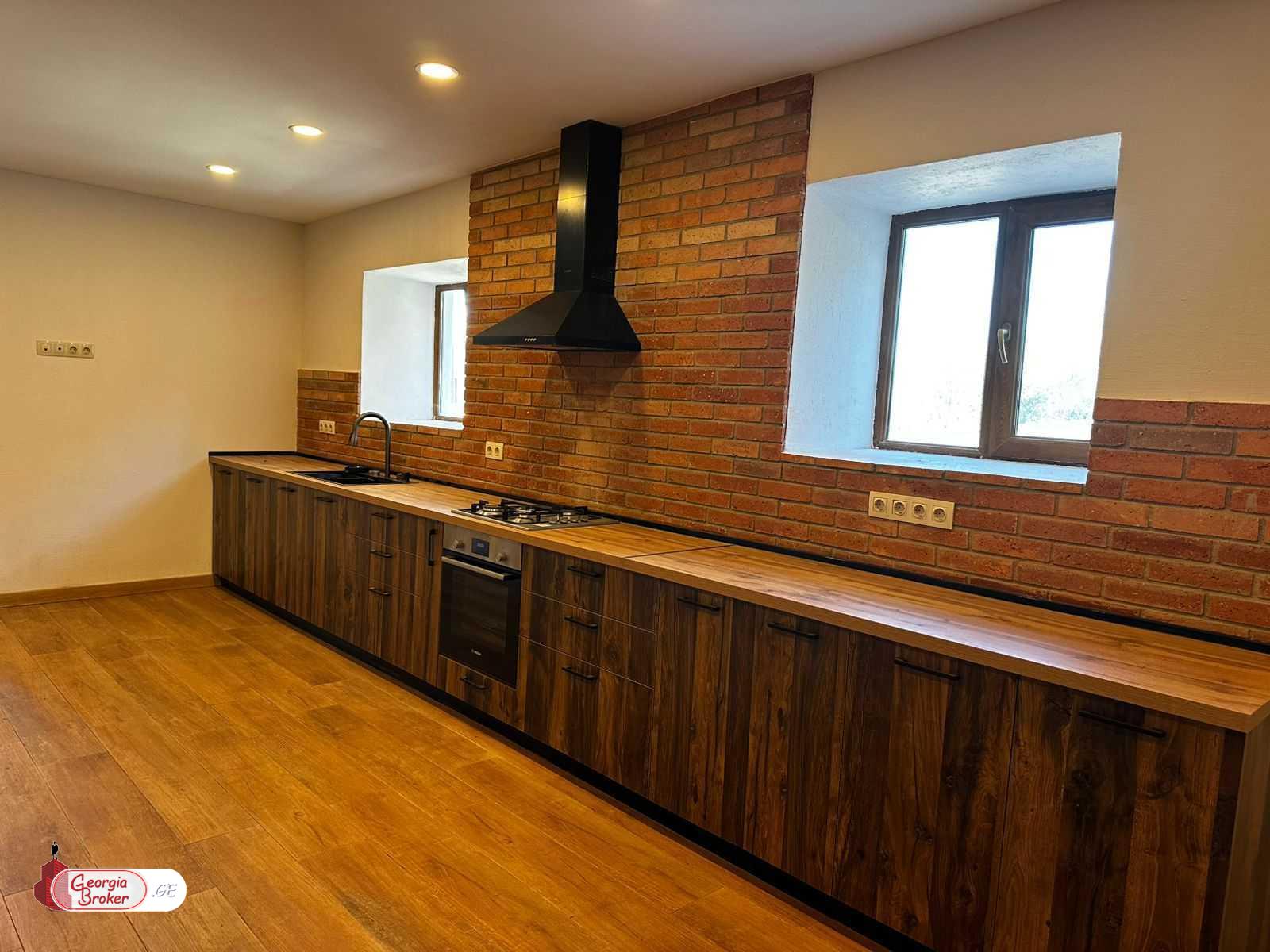 nearly repaired 8-room house for sale