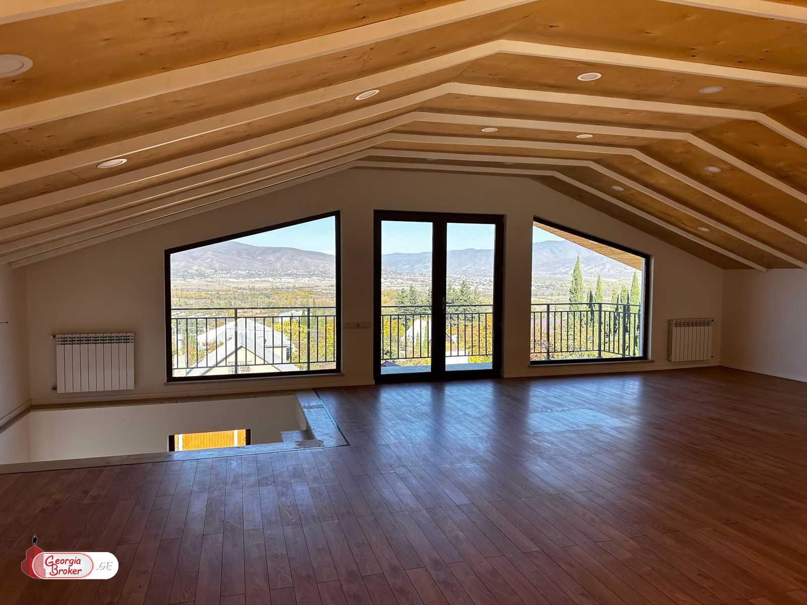 nearly repaired 8-room house for sale