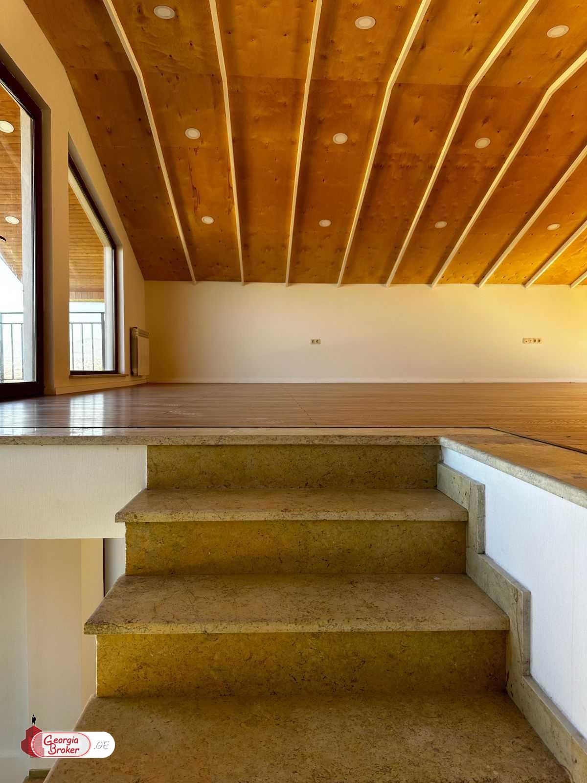 nearly repaired 8-room house for sale