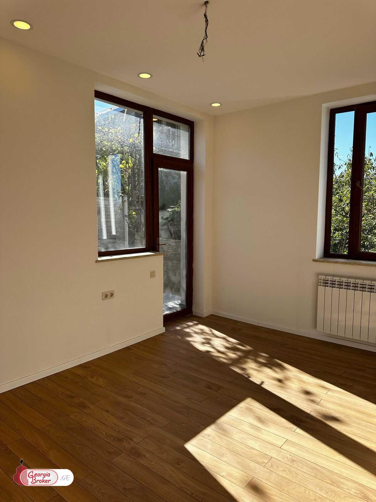 nearly repaired 8-room house for sale