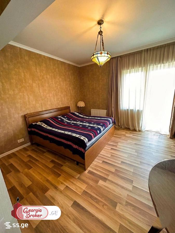 продается дом с новым ремонтом 9-комнат