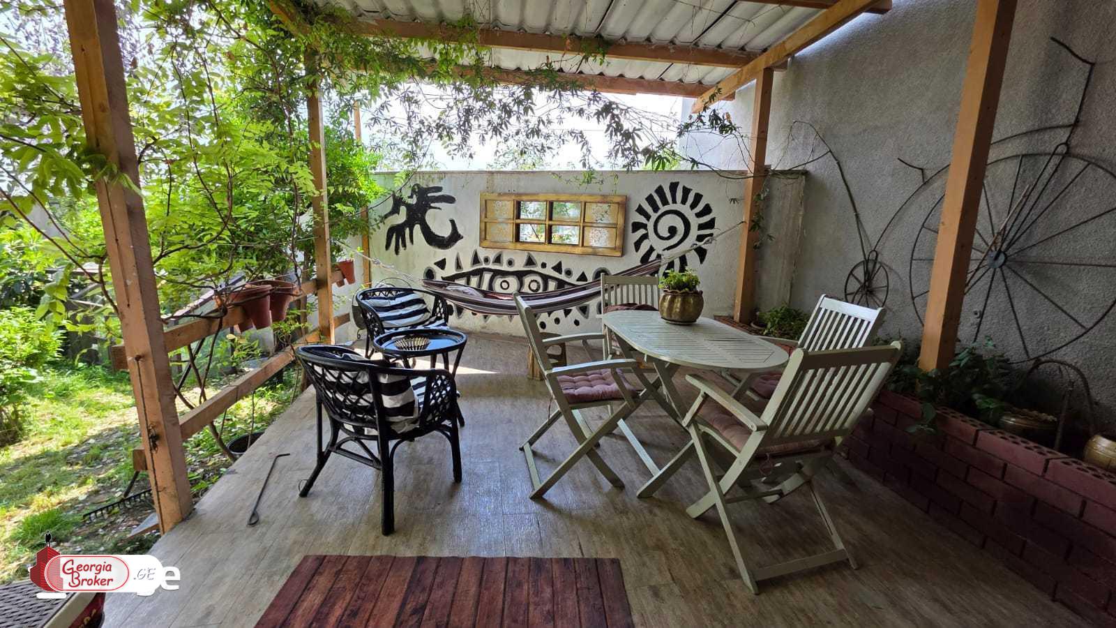 nearly repaired 9-room house for sale