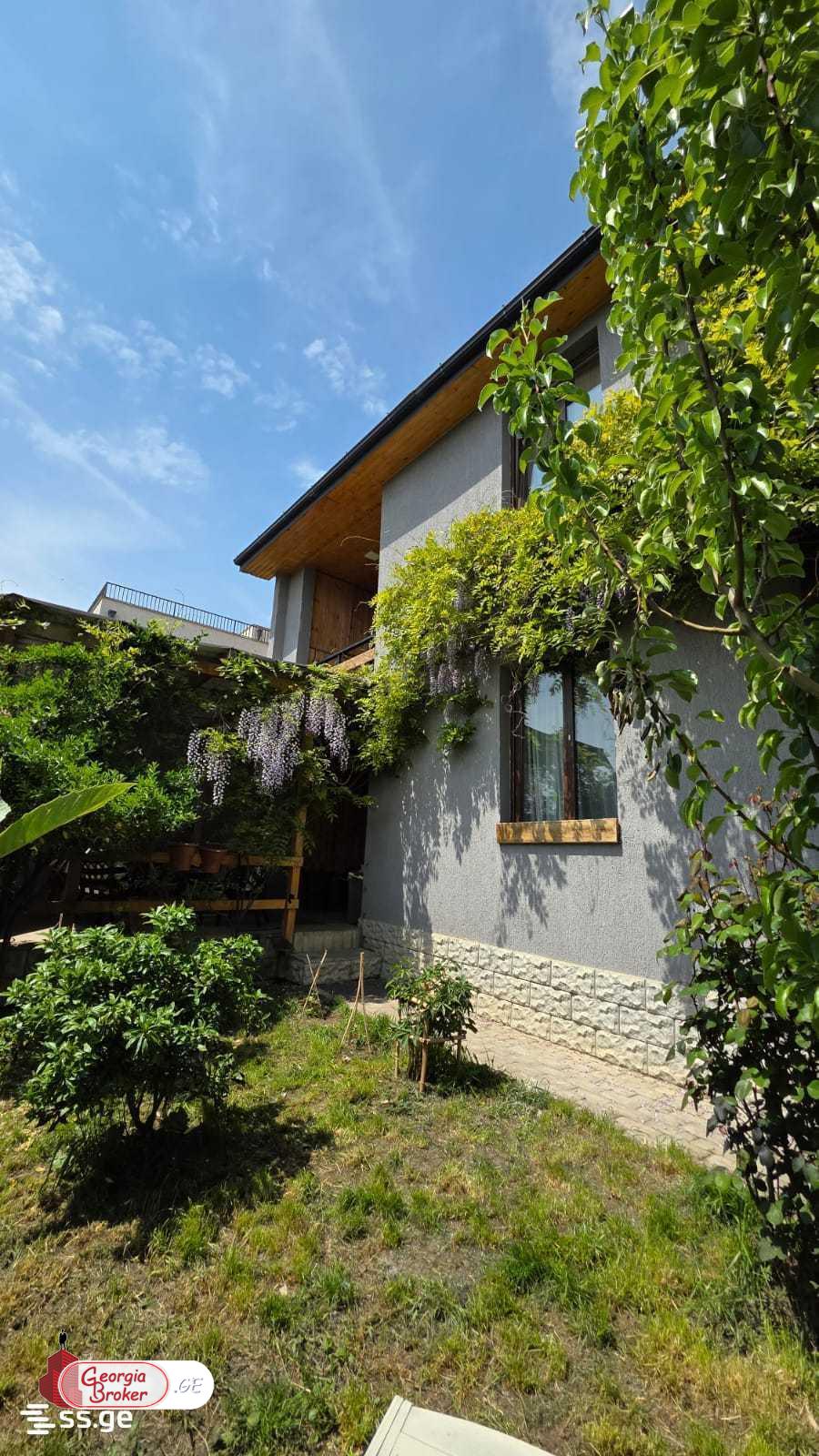 nearly repaired 9-room house for sale