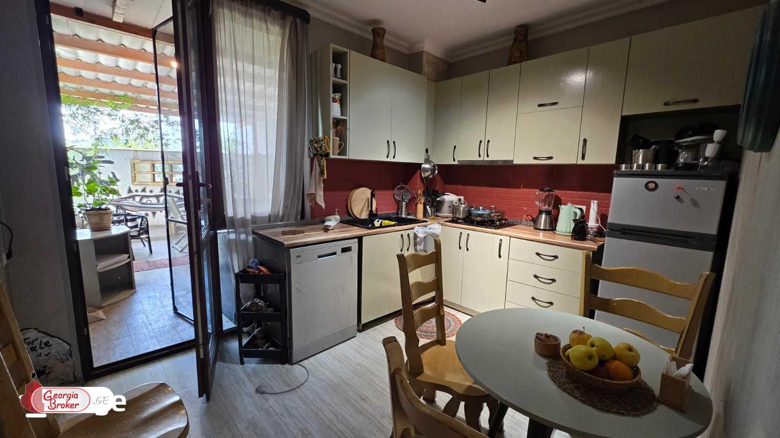 nearly repaired 9-room house for sale