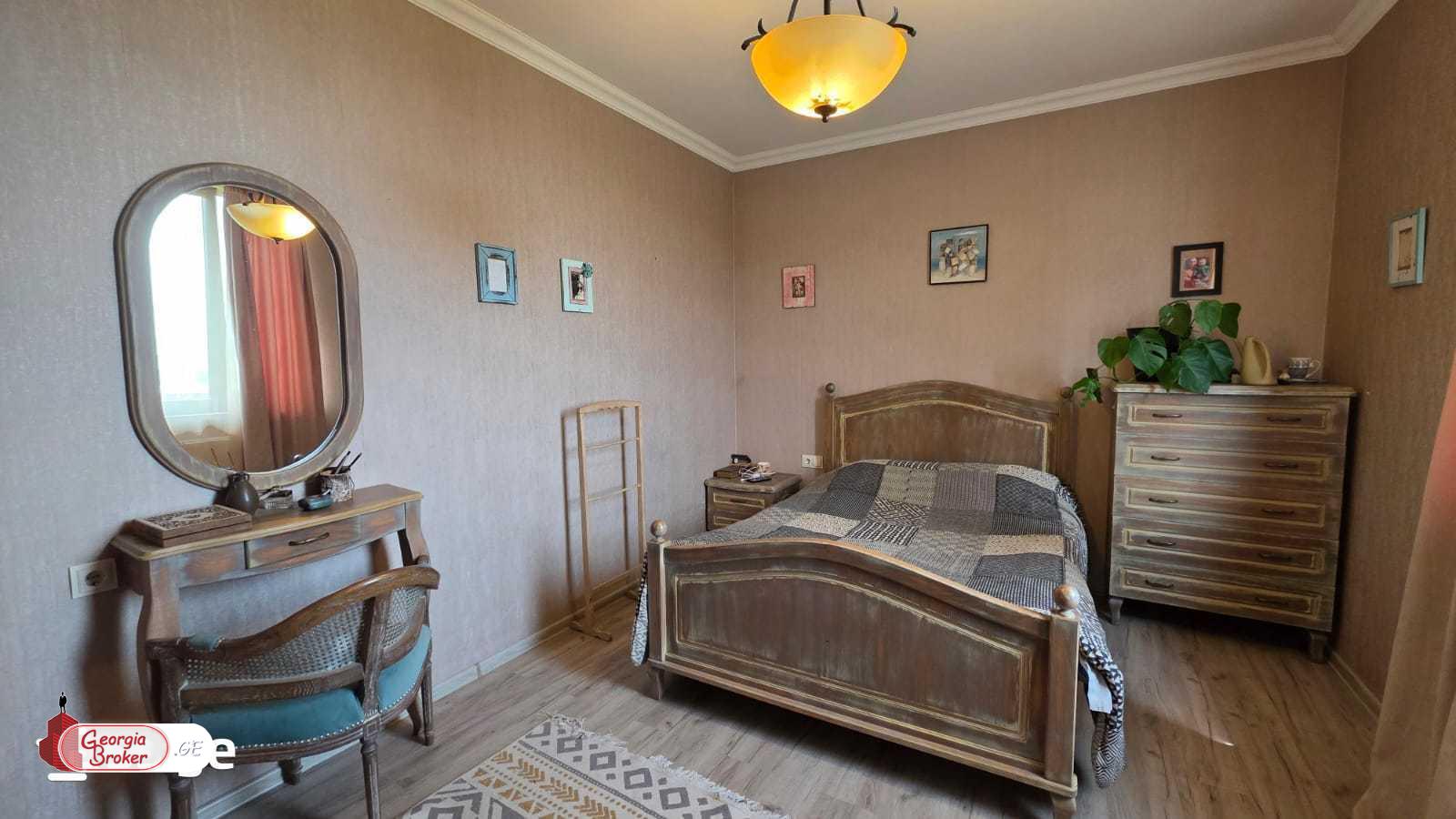 nearly repaired 9-room house for sale