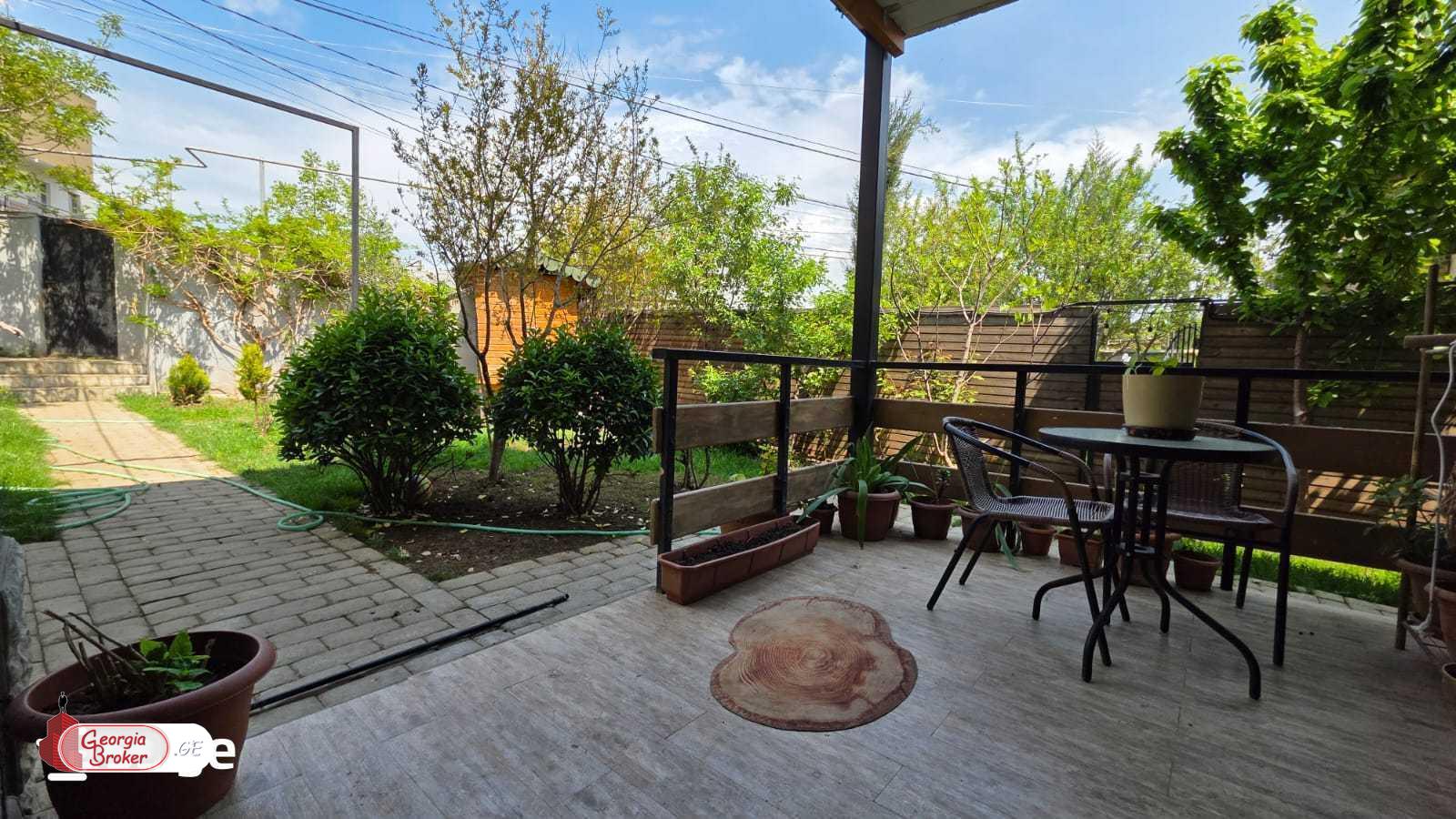 nearly repaired 9-room house for sale