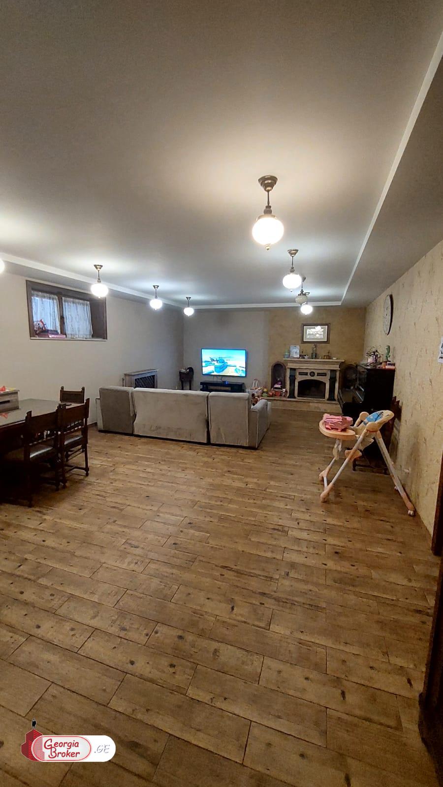 იყიდება ახალი გარემონტებული უნივერსალური ფართი ნაძალადევში