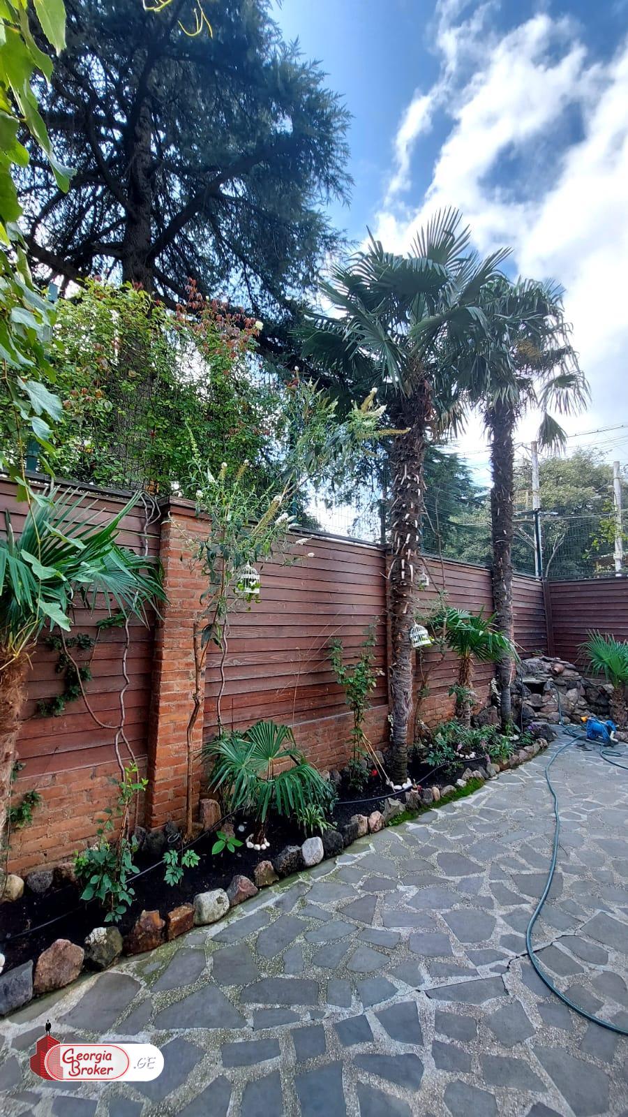 nearly repaired 11-room house for sale