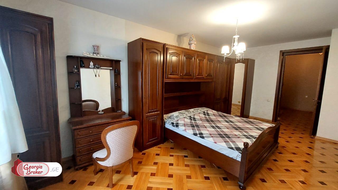 იყიდება ახალი გარემონტებული უნივერსალური ფართი ნაძალადევში