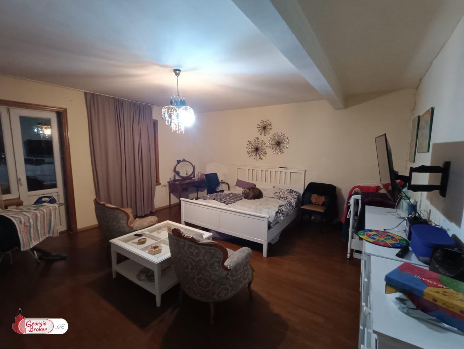 продается квартира с новым ремонтом 3-комнаты