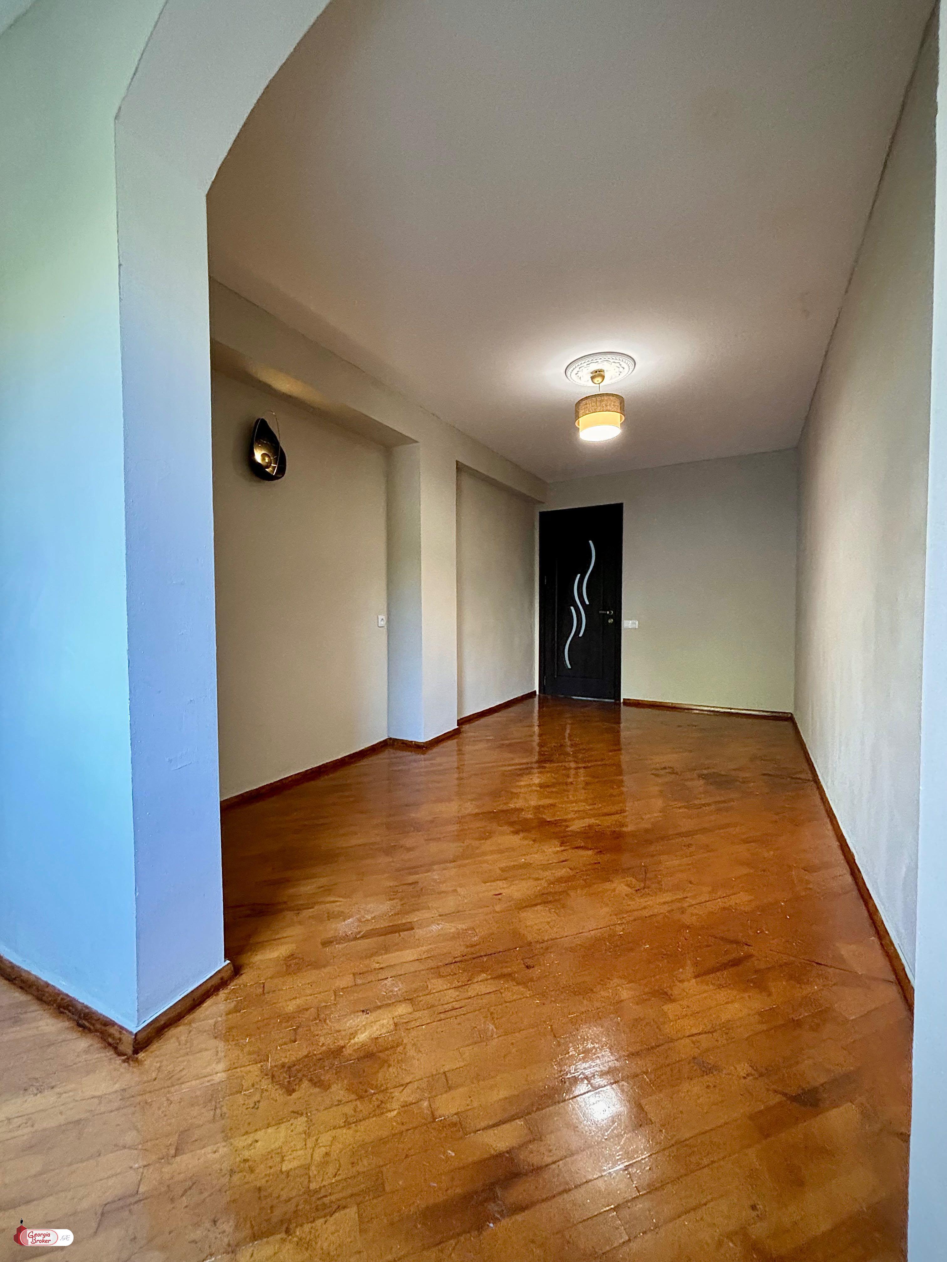 იყიდება ახალი გარემონტებული 3 ოთახიანი ბინა