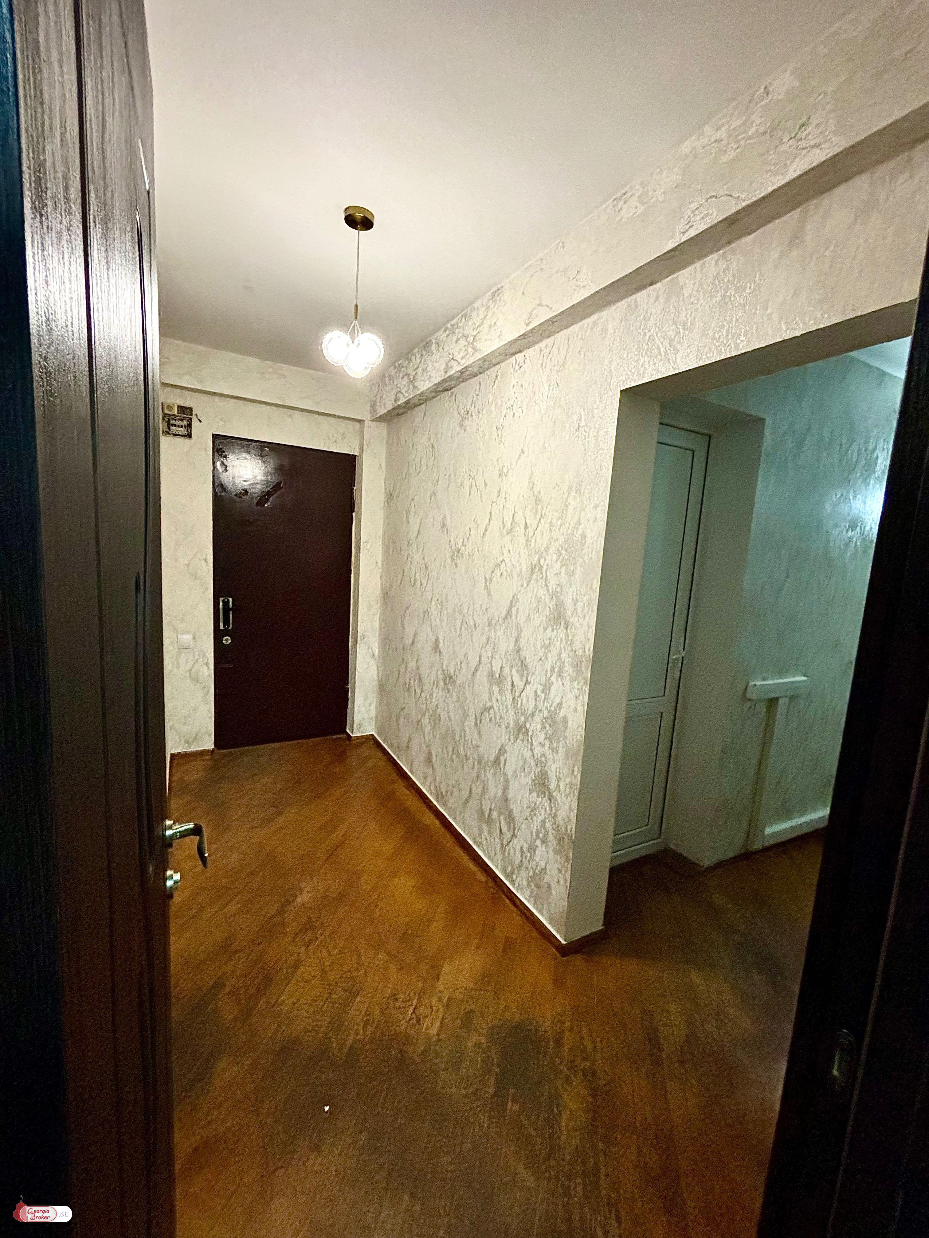 იყიდება ახალი გარემონტებული 3 ოთახიანი ბინა