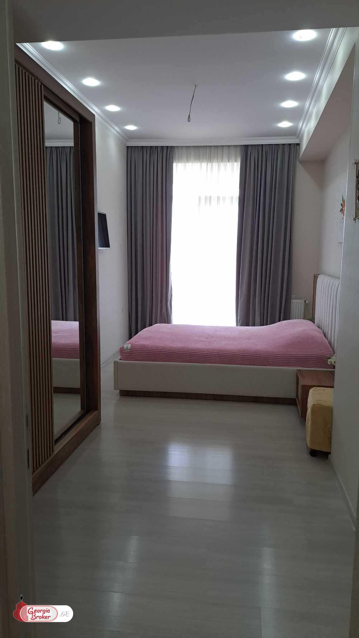 nearly repaired 3-room apartment for sale