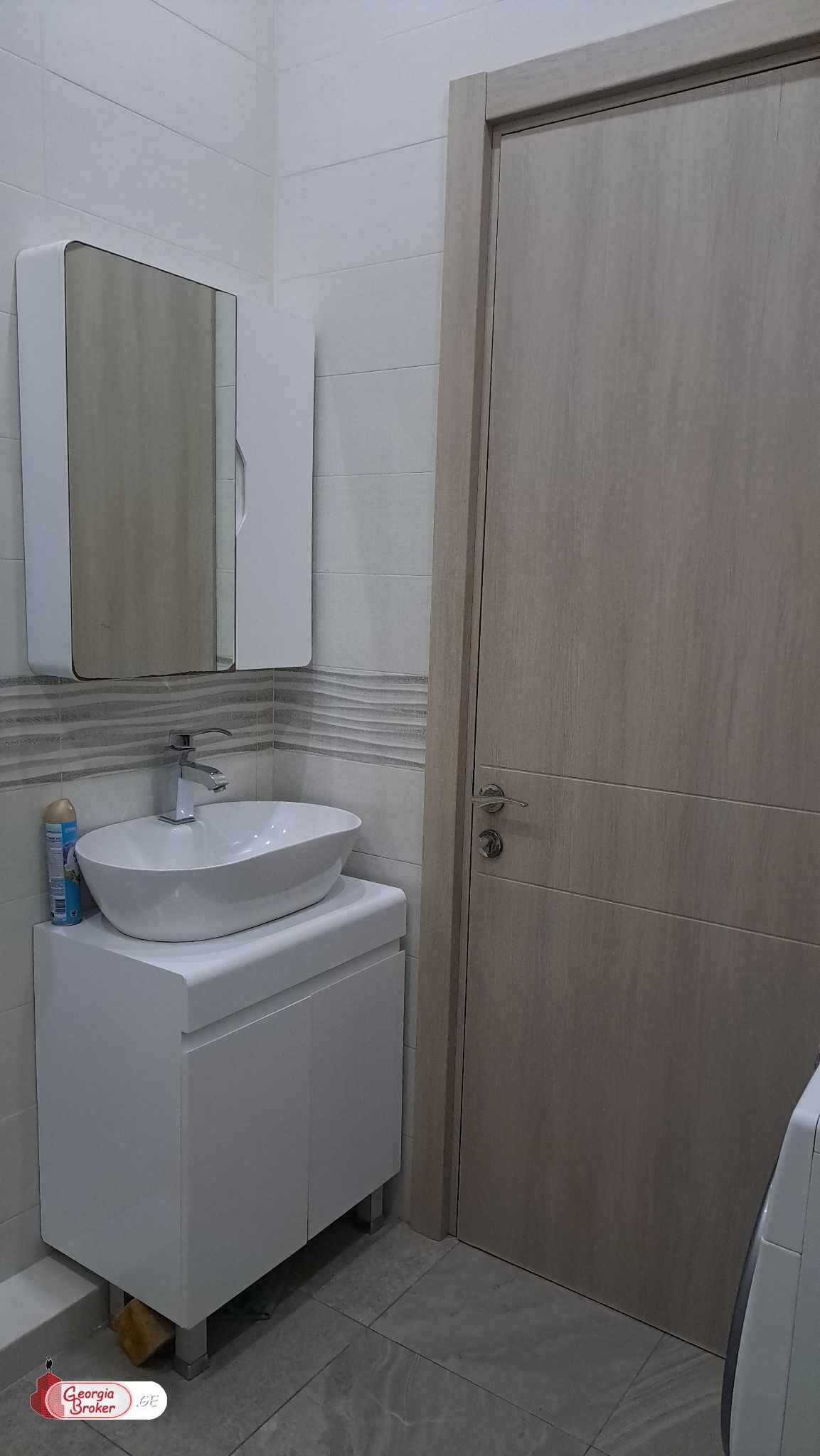 nearly repaired 3-room apartment for sale