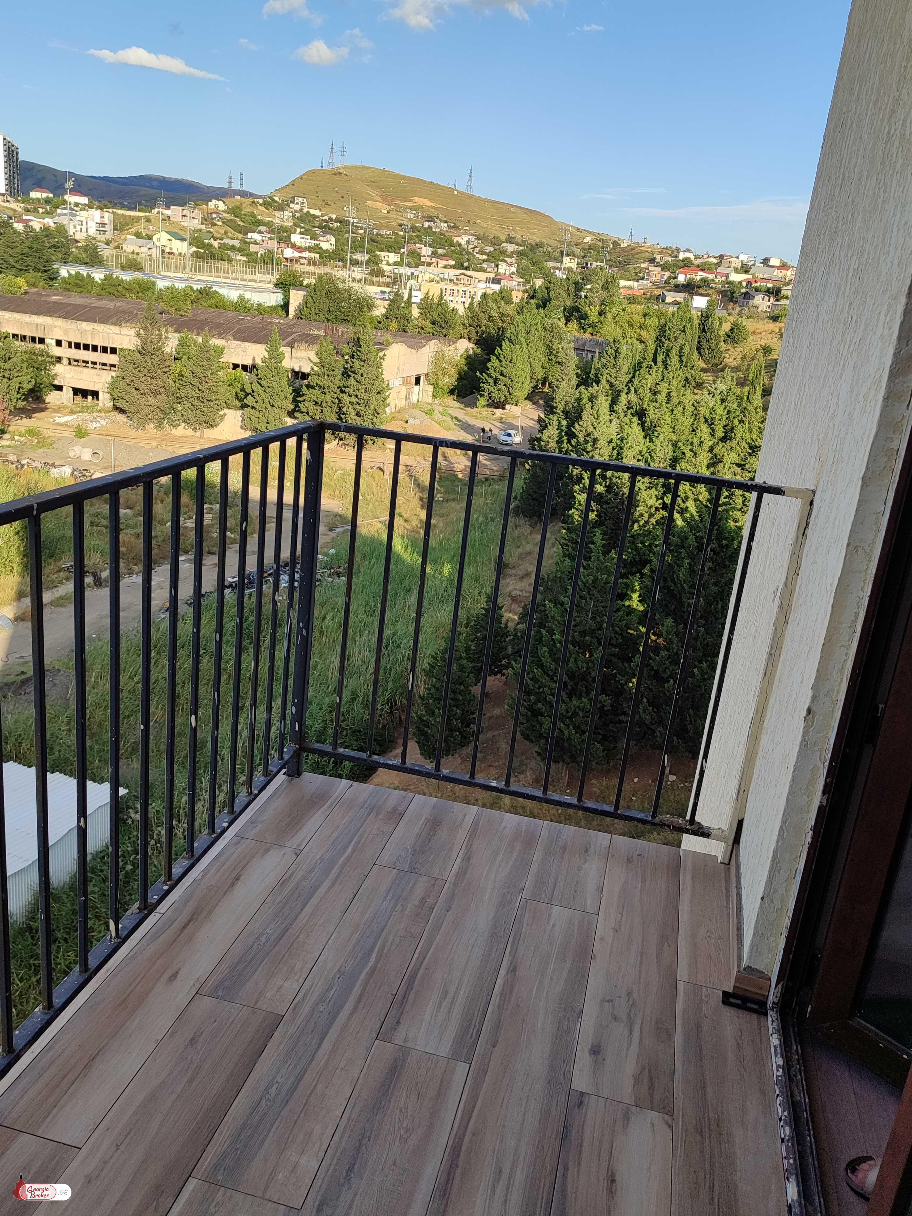 nearly repaired 3-room apartment for sale