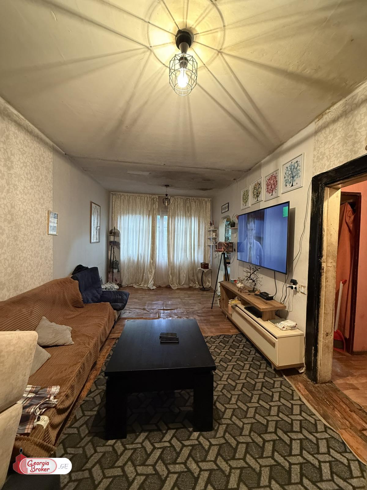 продается квартира без ремонта 3-комнаты