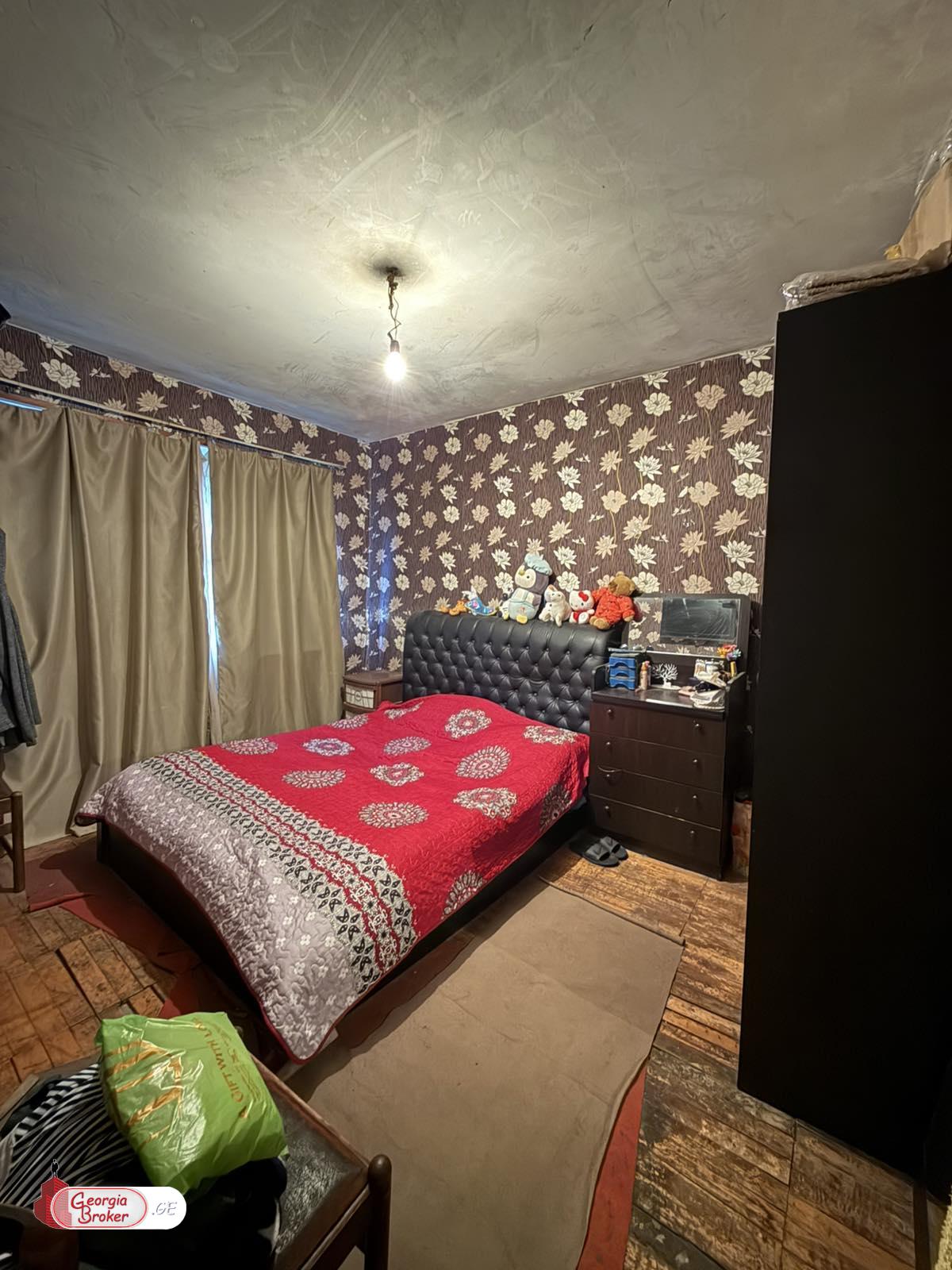 продается квартира без ремонта 3-комнаты