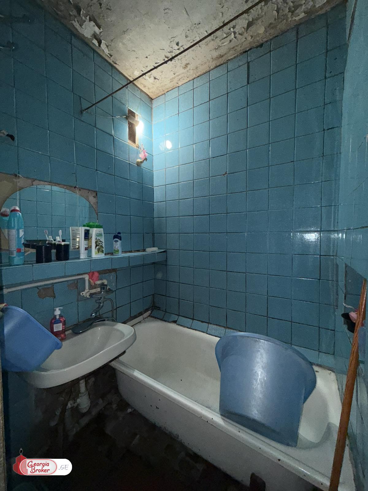 продается квартира без ремонта 3-комнаты