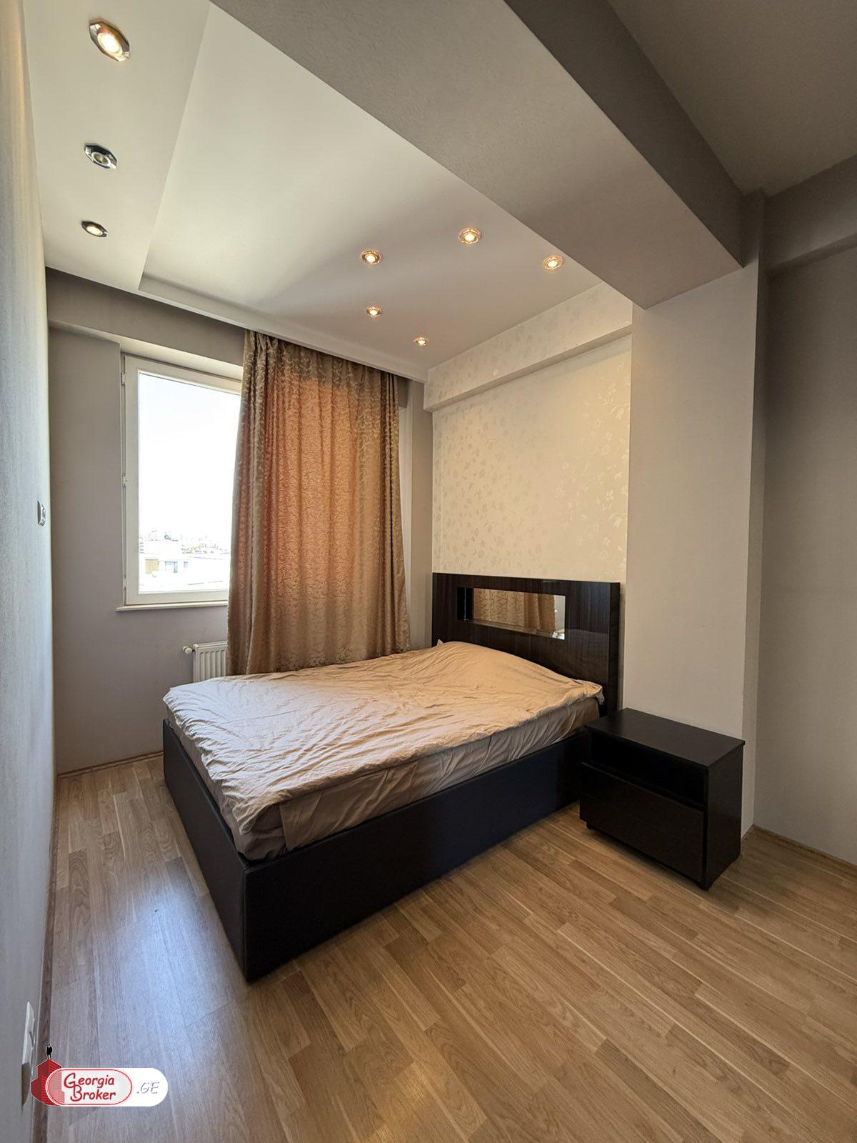 продается квартира с новым ремонтом 3-комнаты