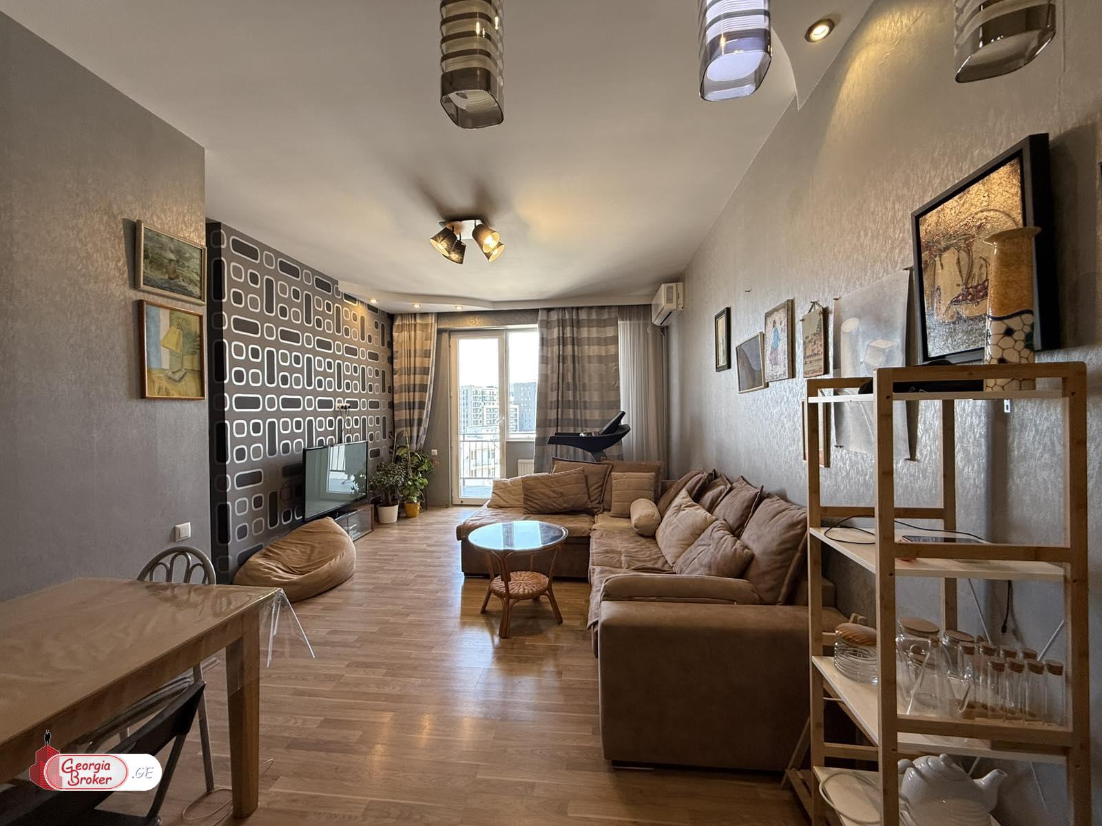 продается квартира с новым ремонтом 3-комнаты