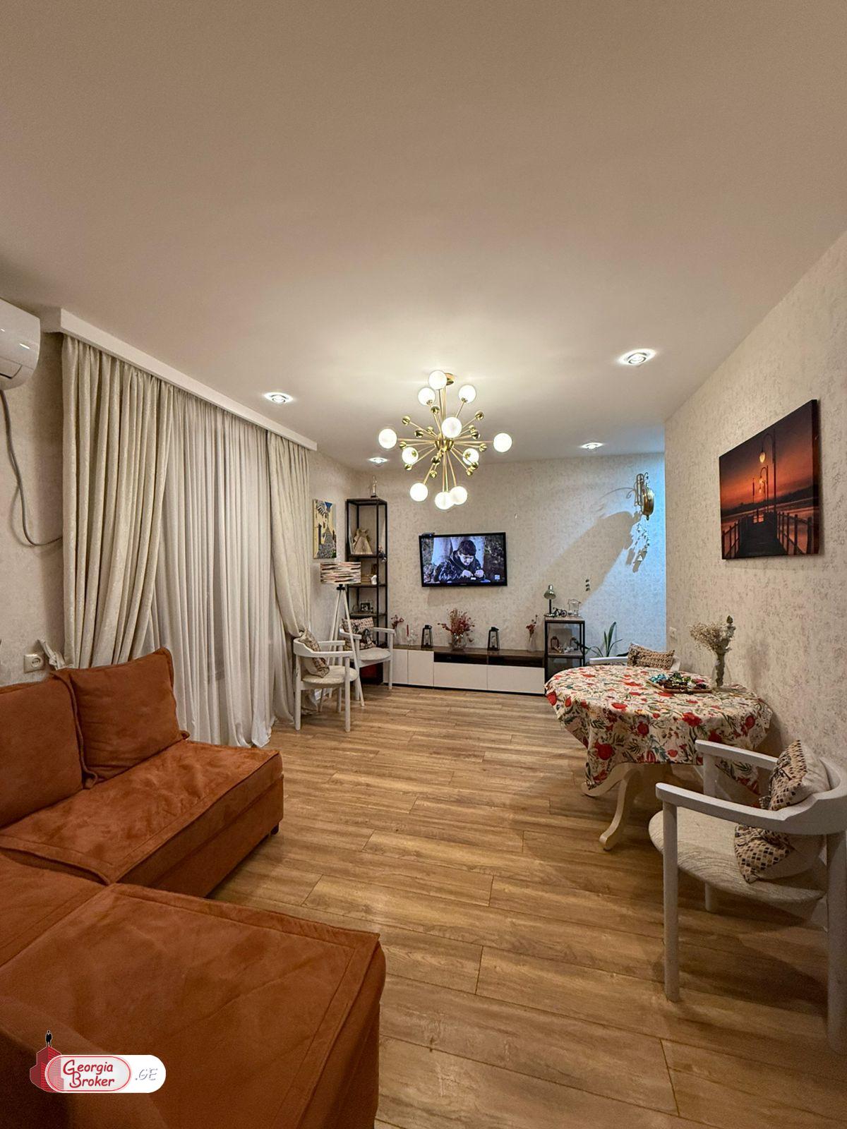 იყიდება ახალი გარემონტებული 4 ოთახიანი ბინა