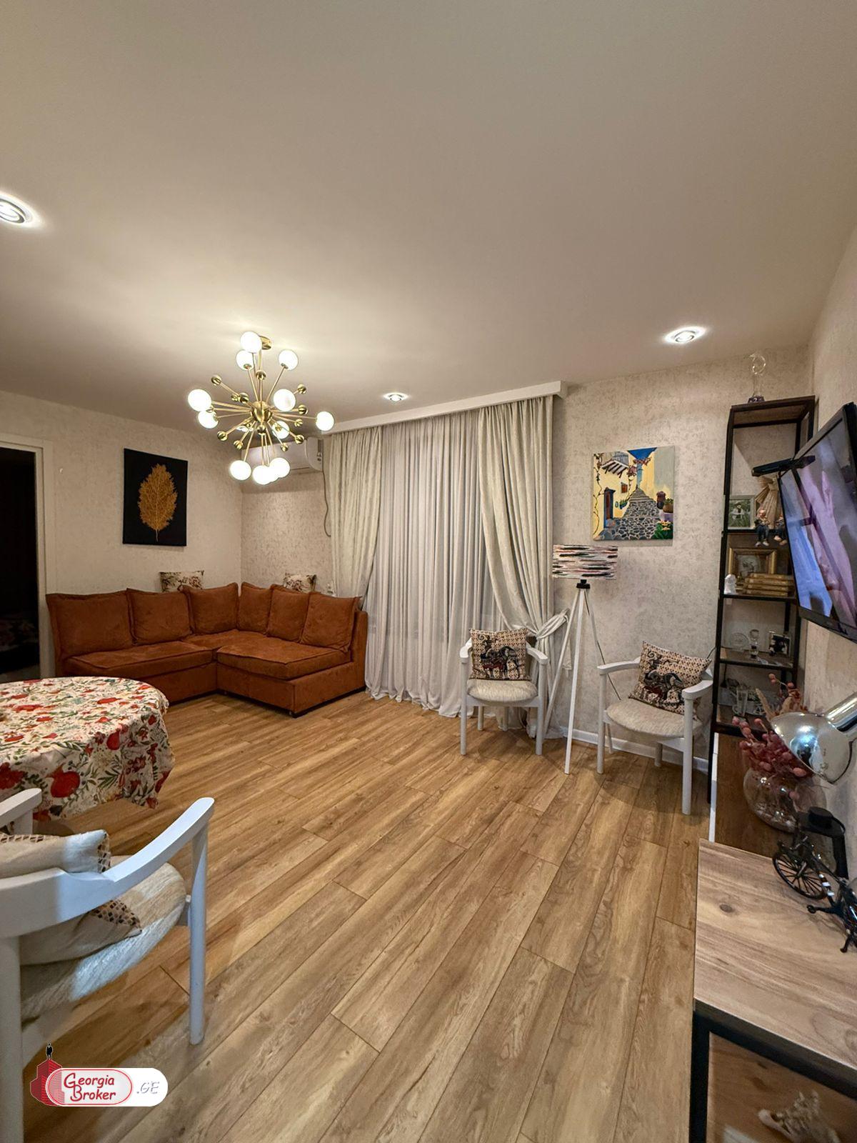 იყიდება ახალი გარემონტებული 4 ოთახიანი ბინა