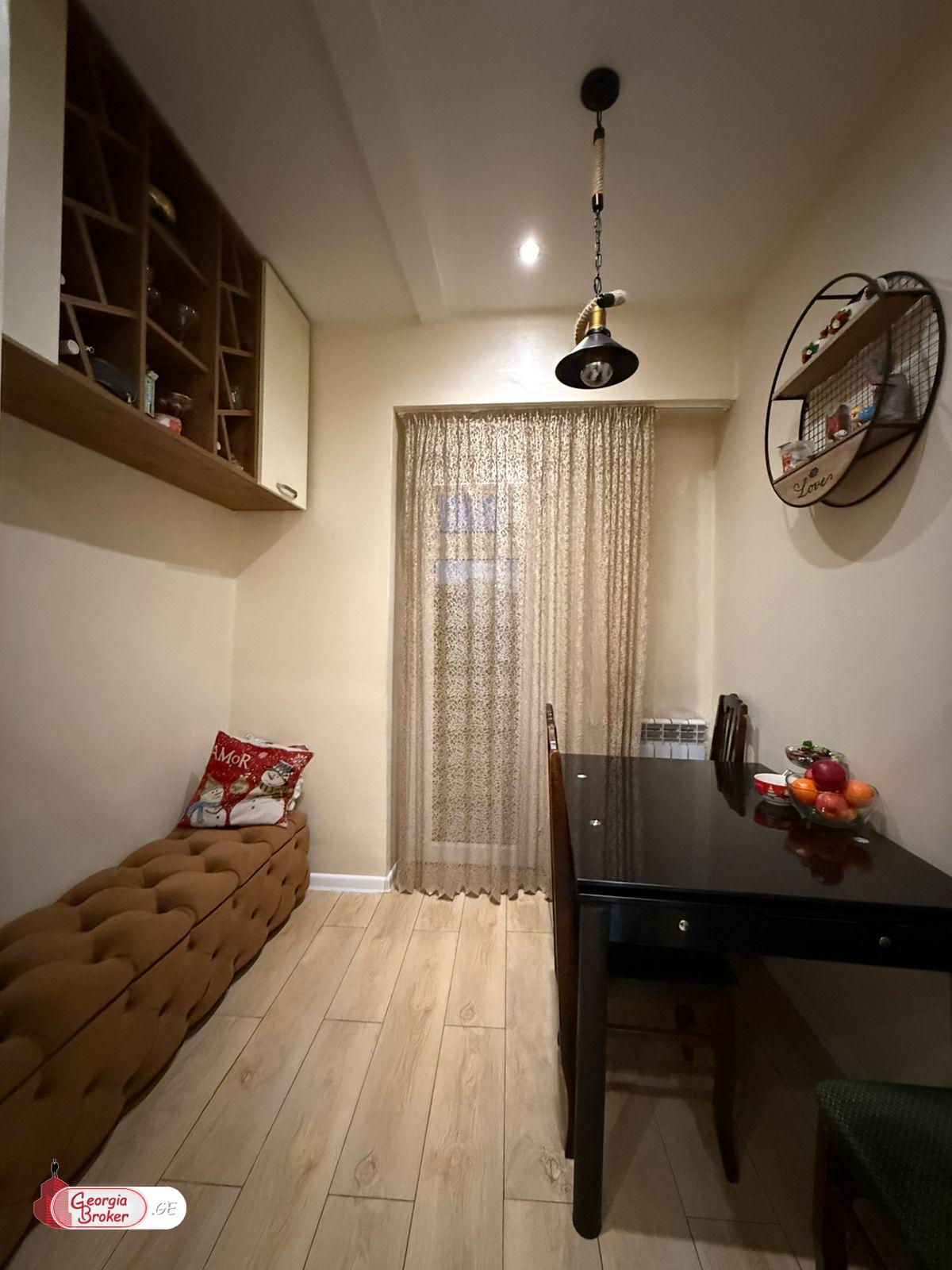 იყიდება ახალი გარემონტებული 4 ოთახიანი ბინა