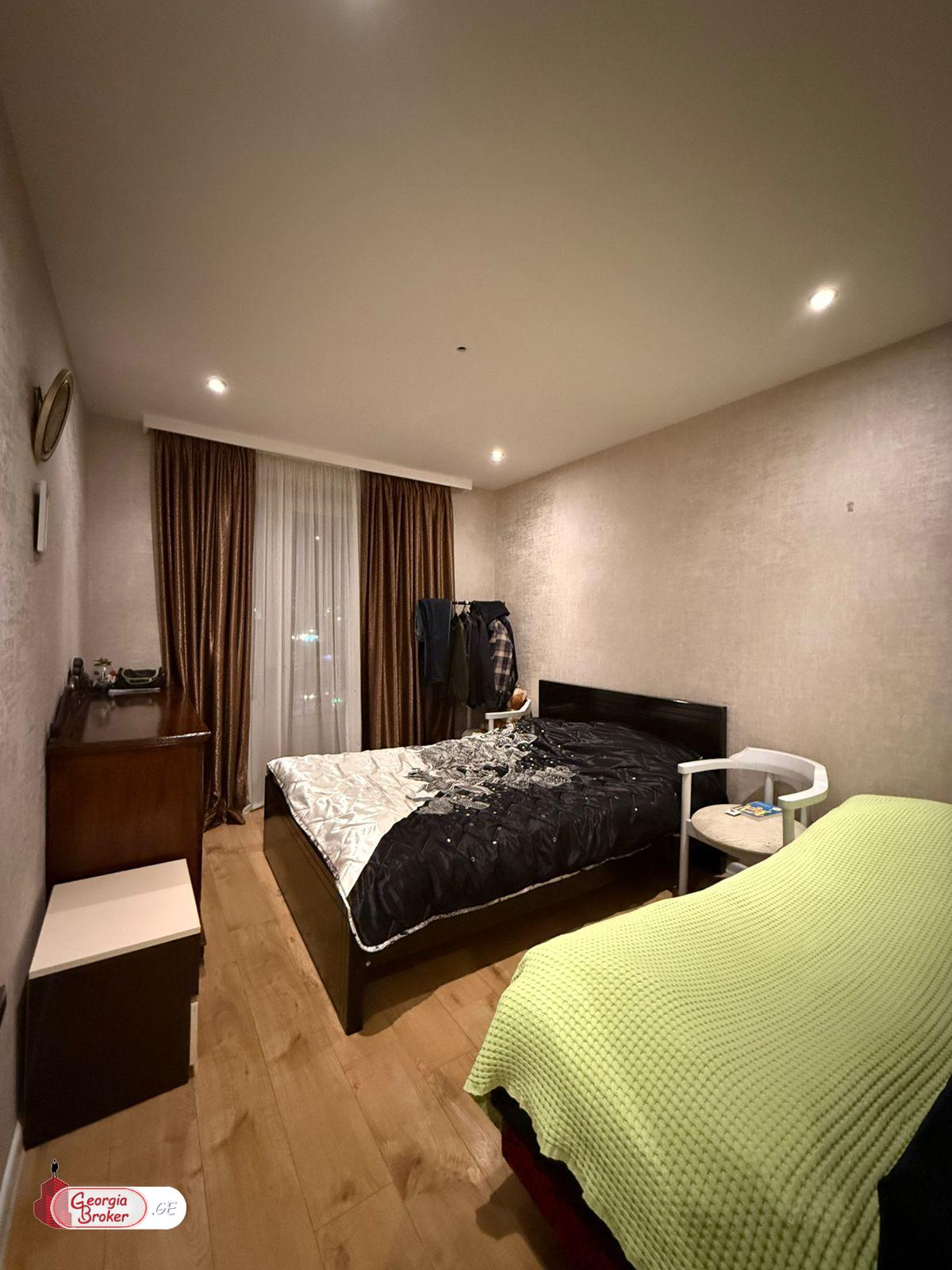 იყიდება ახალი გარემონტებული 4 ოთახიანი ბინა