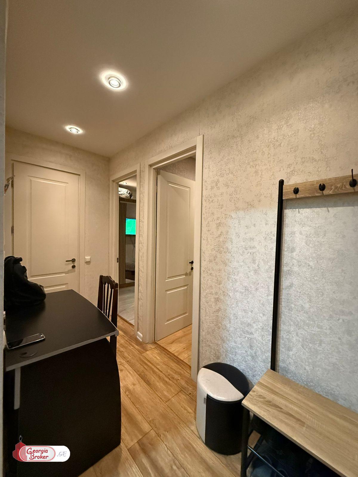 იყიდება ახალი გარემონტებული 4 ოთახიანი ბინა