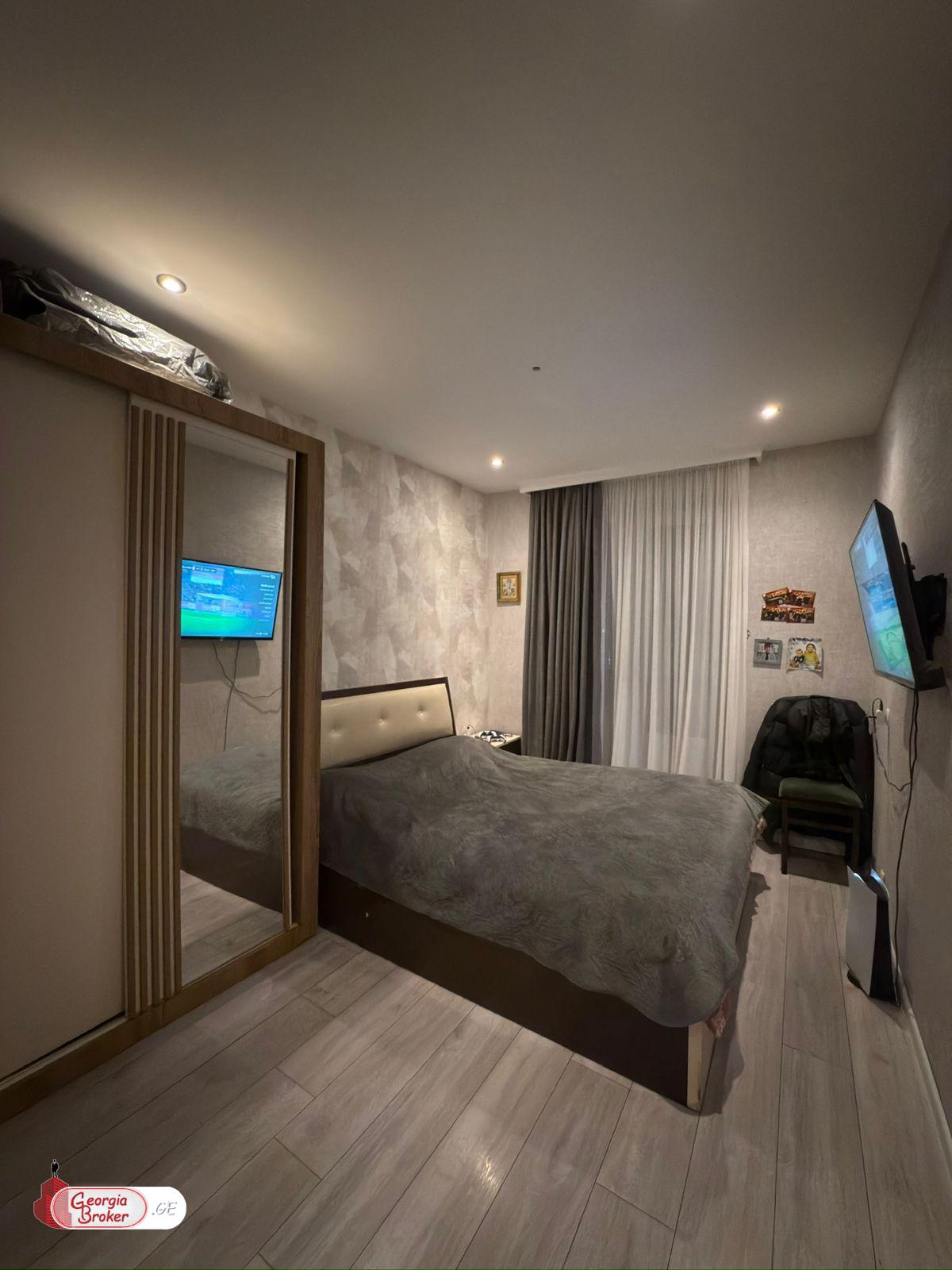 იყიდება ახალი გარემონტებული 4 ოთახიანი ბინა