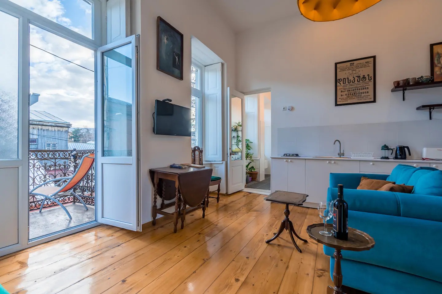 იყიდება ახალი გარემონტებული 2 ოთახიანი ბინა